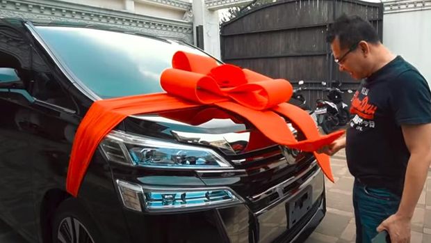ashanty dibelikan mobil alphard
