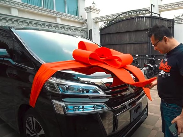 ashanty ashanty dibelikan mobil alphard