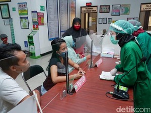 Banyuwangi Salurkan Insentif Rp 3,9 Miliar Bagi Tenaga Kesehatan COVID-19