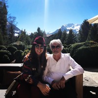 Menurut putrinya, Tamara Ecclestone bahkan sang ayah memiliki salah satu gunung di Swiss.  Foto: Instagram