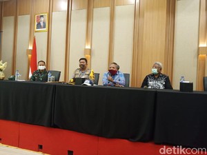 New Normal, Bupati Mimika: Semua Dibuka 24 Jam Kecuali Sekolah-Hiburan Malam