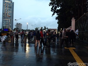Bubarkan Diri, Massa Mahasiswa Akan ke Kemendikbud Lagi Besok untuk Audiensi