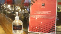 Di sejumlah titik juga terdapat hand sanitizer. (Foto: Putu Intan/detikcom)
