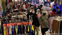 Diketahui, aturan ganjil-genap di pasar ditiadakan karena dianggap tidak efektif.