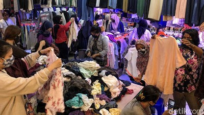 Ganjil-Genap Dihapus, Pasar Senen Diserbu Pengunjung