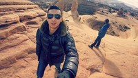 Di Instagram Indra mendapat banyak ucapan selamat dari teman-temannya karena telah bertunangan dengan Nikita Willy. Foto: Instagram indpriw