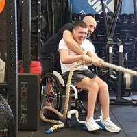 Jay mengaku ketika dirinya masih remaja, dia mengalami masalah dengan kesehatan mentalnya. Jay lalu mencoba memperbaikinya dengan rutin melakukan olahraga kebugaran tubuh. Foto: Instagram @jaymoir_