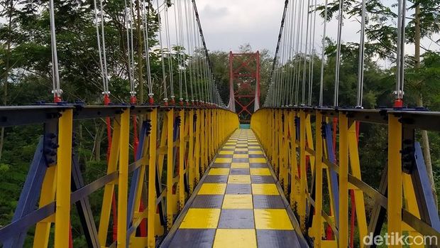 Jembatan Jokowi di Magelang