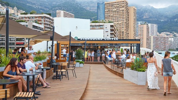 Kalau ini, kedai Starbucks di Monte Carlo yang sepertiga penduduknya adalah Miliuner. Pemandangannya bikin betah ya? (Getty Images/AndreaAstes) Kalau ini, kedai Starbucks di Monte Carlo yang sepertiga penduduknya adalah Miliuner. Pemandangannya bikin betah ya? (Getty Images/AndreaAstes)
