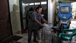 Keren! Warga Pinggiran Ibu Kota Olah Sampah Plastik Jadi Rupiah