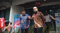 Pertemuan tersebut terkait polemik tuntutan 1 tahun penjara terhadap dua terdakwa kasus teror terhadap Novel.