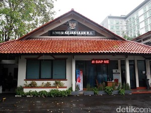 Penyebab Komjak Kalah Kuat vs Jaksa soal Rebutan Periksa Pinangki