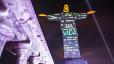 Patung Kristus di Rio Refleksikan Penghormatan untuk Korban Corona