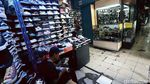 Pemburu Sepatu Hilang, Pasar Taman Puring Sepi Pembeli