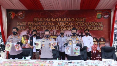 Momen Pemusnahan Sabu 1,2 Ton Jaringan Internasional di Polda Metro