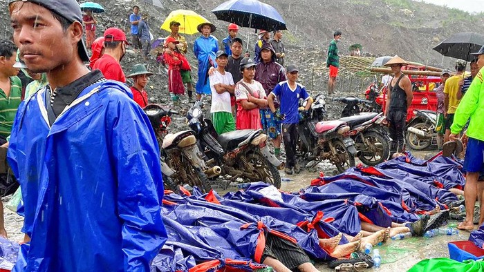 Longsor terjadi di tambang batu giok yang berada di kawasan Kachin, Myanmar. Ratusan orang dilaporkan tewas akibat peristiwa tersebut.
