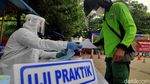Asiiik! Penggali Makam Dapat SIM Gratis di HUT Polri