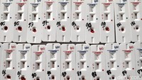 Rapid test memeriksa virus menggunakan antibodi IgG dan IgM yang ada di dalam darah. Antibodi itu terbentuk di tubuh saat kita mengalami infeksi virus. Jadi jika di tubuh terjadi infeksi virus, maka jumlah IgG dan IgM di tubuh akan bertambah.