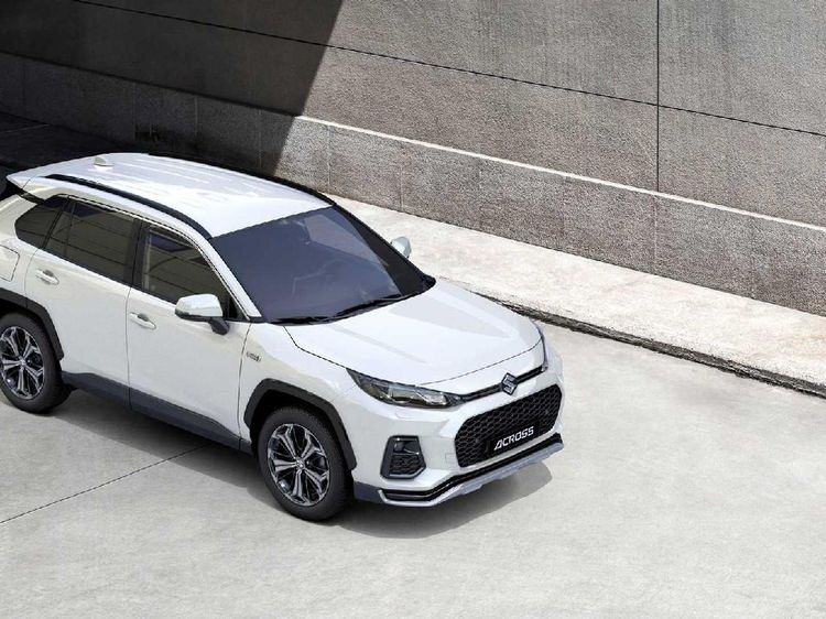 Wujud Mobil Toyota yang Logonya Diganti Jadi Suzuki Across