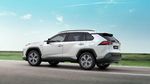 Wujud Mobil Toyota yang Logonya Diganti Jadi Suzuki Across