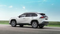 Mesin pembakaran empat silinder Suzuki Across mampu menghasilkan 173 tenaga kuda. Sementara itu masing-masing motor listrik menyumbangkan 180 dan 54 hp. Output gabungan keduanya belum diumumkan tetapi RAV4 Prime PHEV menawarkan 302 hp sehingga dapat diperkirakan Suzuki Across memiliki ouput yang hampir sama. Foto: motor1