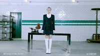 Yerin menatap kosong ke arah kamera. (Foto: dok. SOURCEMUSIC)