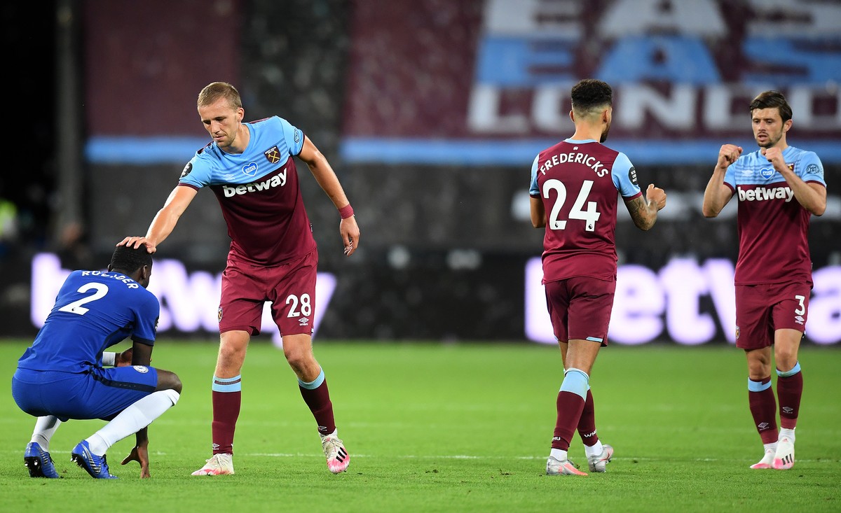 Bek Chelsea Nggak Punya Otak (Getty Images/Michael Regan)