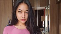 Wanita yang sempat berprofesi sebagai penyiar itu dikabarkan tengah dekat dengan Rizky Febian. Dok. Instagram/aninditahidayat