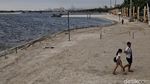 Asyiknya Menikmati Sore di Pantai Ancol