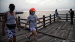Asyiknya Menikmati Sore di Pantai Ancol