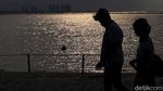 Asyiknya Menikmati Sore di Pantai Ancol