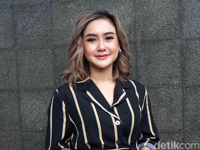 Cita Citata saat ditemui di kawasan Trans TV.