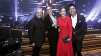 Daniel sempat mengunggah foto bersama Viola Maria dan juga Maia Estianty dan Irwan Mussry. Dok. Instagram/vjdaniel