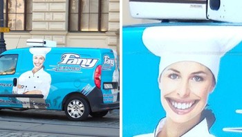 Terlalu lebar senyumnya. (Foto: Brightside)