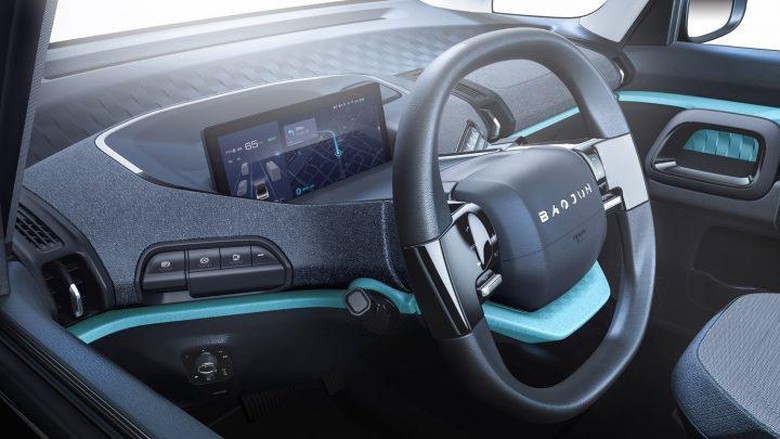 E300, mobil listrik Wuling meluncur di China E300, mobil listrik Wuling meluncur di China
