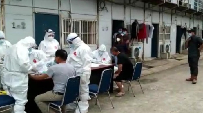 Gelombang 2 TKA China di Konawe jalani pemeriksaan kesehatan dan rapid test