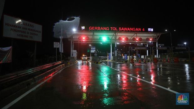 Gerbang Tol Sawangan (CNBC Indonesia/Andrean Kristianto) Gerbang Tol Sawangan (CNBC Indonesia/Andrean Kristianto)