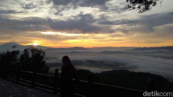 Objek wisata yang terletak di sisi utara Kabupaten Gunungkidul, DIY ini memiliki daya tarik tersendiri bagi wisatawan (Kristina/detikcom) Objek wisata yang terletak di sisi utara Kabupaten Gunungkidul, DIY ini memiliki daya tarik tersendiri bagi wisatawan (Kristina/detikcom)
