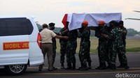 Jenazah Pelda Anumerta Rama Wahyudi akan diterbangkan ke rumah duka di Pekanbaru, Riau.