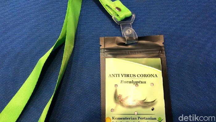 Kalung antivirus Corona (Vadhia Lidyana-detikcom)
