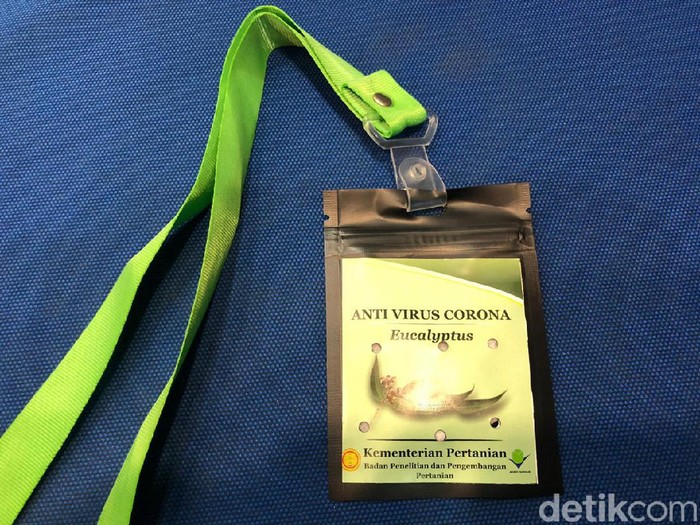 Kalung antivirus Corona (Vadhia Lidyana-detikcom)