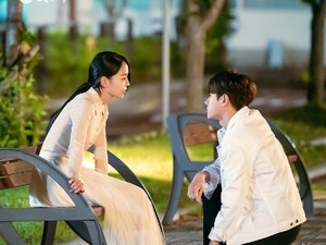 Ciuman di Angels Last Mission, Shin Hye-sun dan Kim Myung-soo Gugup