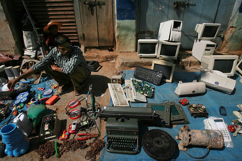 BANGALORE, INDIA - APRIL 13: (ISRAEL OUT) Old computers and electronic parts are for sale at a local market, April 13, 2008 in Bangalore, India. India's growing digital economy has contributed to the amount of e-waste it generates. According to the Karnataka, a state pollution control board, more then 10 tones of electronic waste is produced in Bangalore alone every year and about 80 per cent of e-waste generated in the US is exported to India, China and Pakistan to be recycled. (Photo by Uriel Sinai/Getty Images)