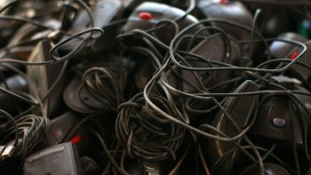 Ke depannya masalah limbah elektronik ini diperkirakan belum akan membaik, dan malah akan semakin buruk. Jumlah sampai elektronik pada 2030 diperkirakan mencapai 74 juta ton. Uriel Sinai/Getty Images  