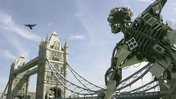 Terus meningkatnya jumlah limbah elektronik ini disebabkan oleh tingkat konsumsi perangkat elektronik yang terus meningkat dan juga siklus hidup produk elektronik yang semakin singkat, serta opsi perbaikan perangkat elektronik yang semakin kecil. Daniel Berehulak/Getty Images  