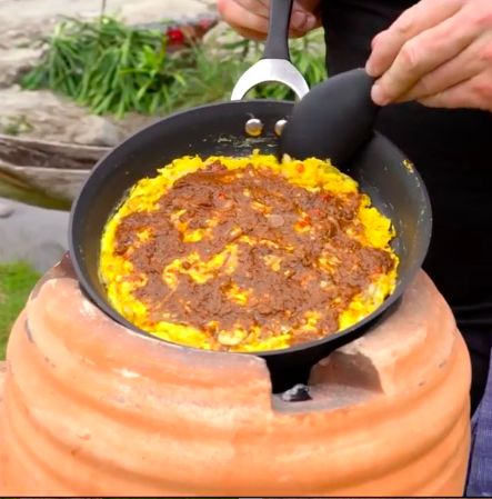 Momen seru Gordon Ramsay di Sumatera Barat