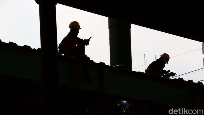 Proyek jembatan layang atau skybridge untuk integrasi antara Stasiun MRT ASEAN dengan Halte TransJakarta CSW terus dikebut. Jembatan ini dijadwalkan kelar Agustus 2020.