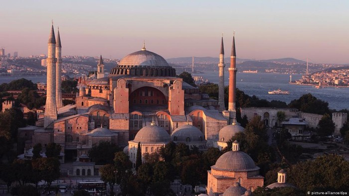Pengadilan Turki Mulai Bahas Desakan Hagia Sophia Jadi Masjid