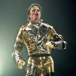 Sisi Manusiawi Michael Jackson: Jarang Ganti Baju sampai Beraroma Bau