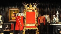 Beragam penghargaan pernah diraih bintang pop ini, beberapa kali Guinness World Records, termasuk thriller sebagai album terlaris di dunia, 13 Grammy Awards, 13 buah single nomor 1 dalam solo kariernya dari musisi pria lainnya dalam Hot 100 era, dan penjualan 750 juta unit di seluruh dunia.
